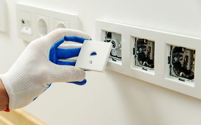 Elektro­installation bei Elektro Raab GmbH & Co. KG in Oberviechtach