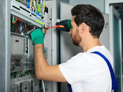 Auszubildender bei Elektro Raab GmbH & Co. KG in Oberviechtach