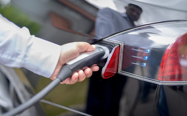 Elektro­mobilität bei Elektro Raab GmbH & Co. KG in Oberviechtach