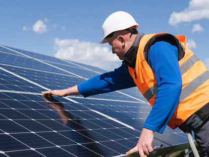 Facharbeiter bei Elektro Raab GmbH & Co. KG in Oberviechtach