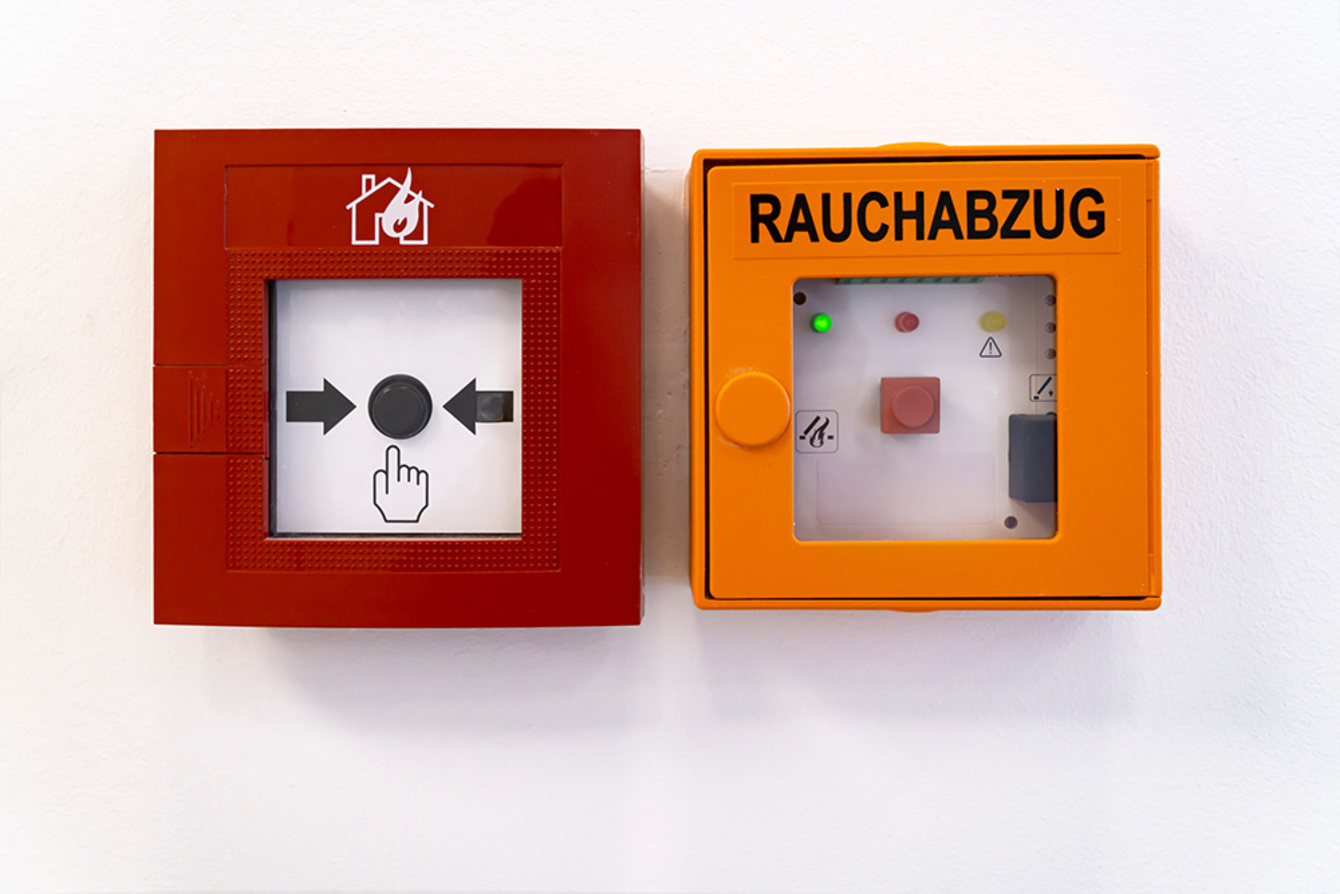Rauchwärme­abzug bei Elektro Raab GmbH & Co. KG in Oberviechtach
